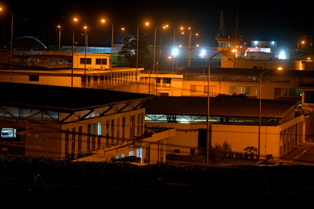 Un colombiano está entre los muertos de motines en cárceles de Ecuador